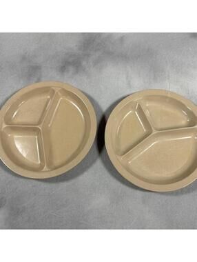 Vintage Anchor Hocking MicroWare Divided Plates Set of 2, USA 1970s 80s Beige